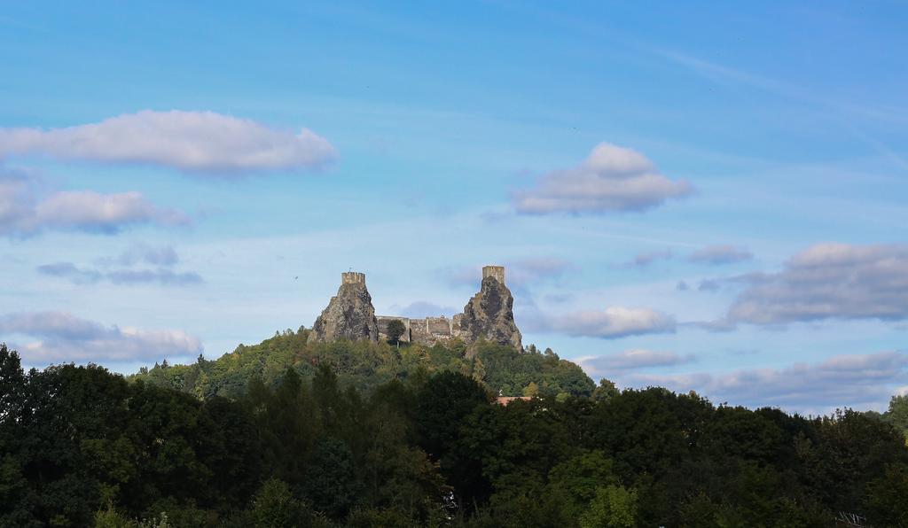 Отель Penzion Recall Troskovice Экстерьер фото